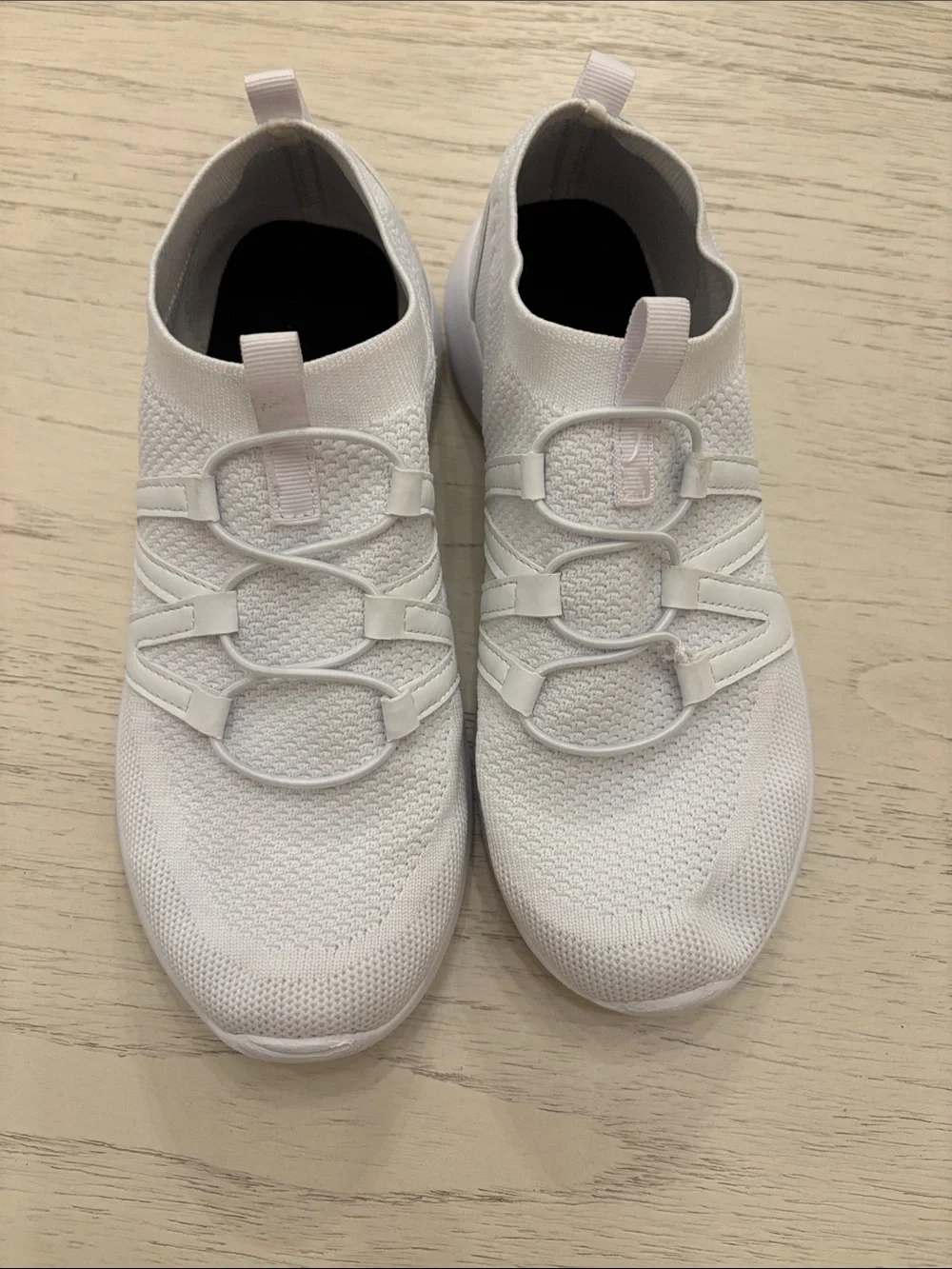 Women's SZ 7 White Knit Slip-On Athletic Sneakers